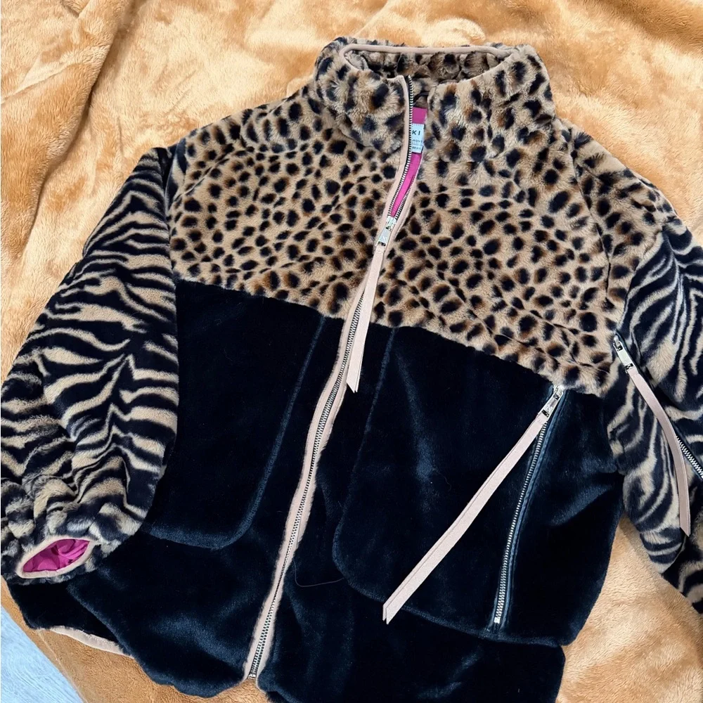 NWOT Nikki Jones Faux Fur Oversized Jacket - Picture 2 of 8